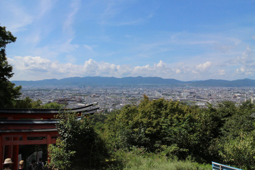 四ツ辻（よつつじ）では、京都市南部の絶景が広がります♪