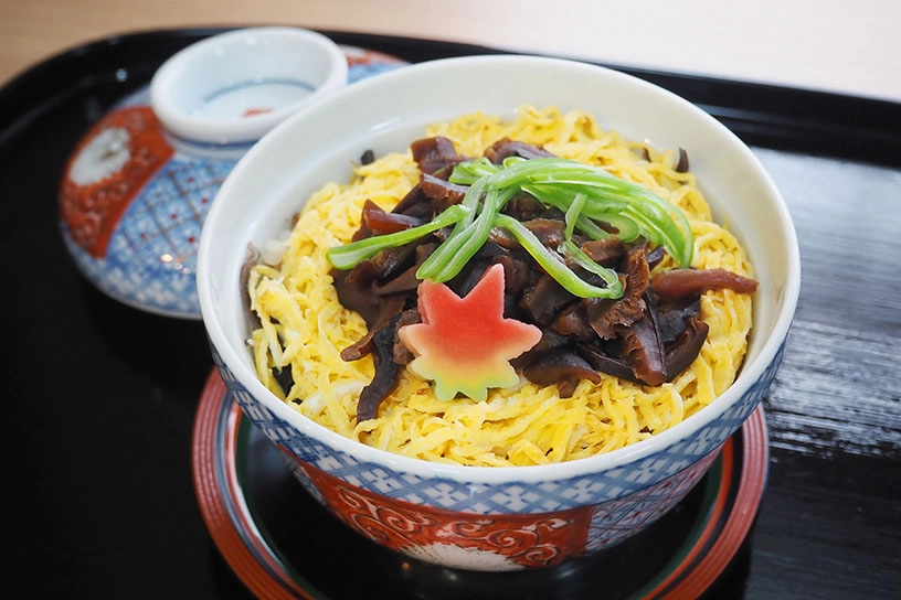 京の冬の名物グルメ「蒸し寿司」