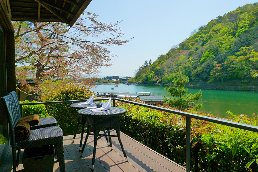 初夏のおでかけにぴったりの 絶景カフェ 3選 そうだ 京都 行こう