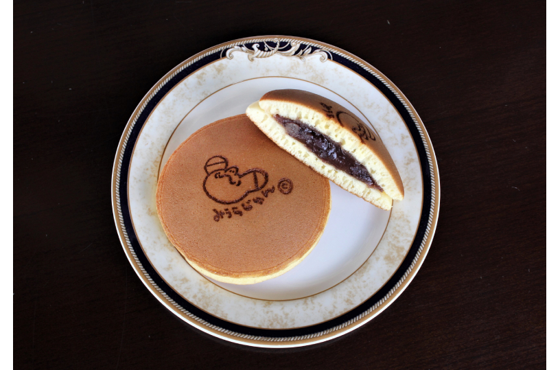 スイーツ（どら焼き）・ドリンク（特選宇治ほうじ茶orコーヒーor紅茶）セット 770円
