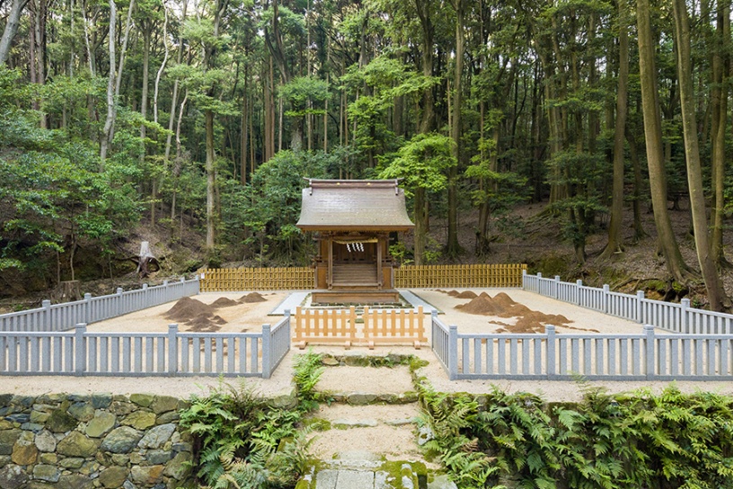 苔植が始まる前の青龍社