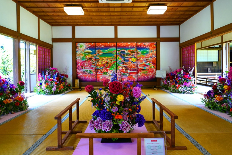 花の間（2022年開催時の模様です）