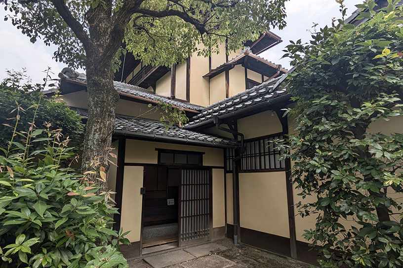 燕申堂 外観