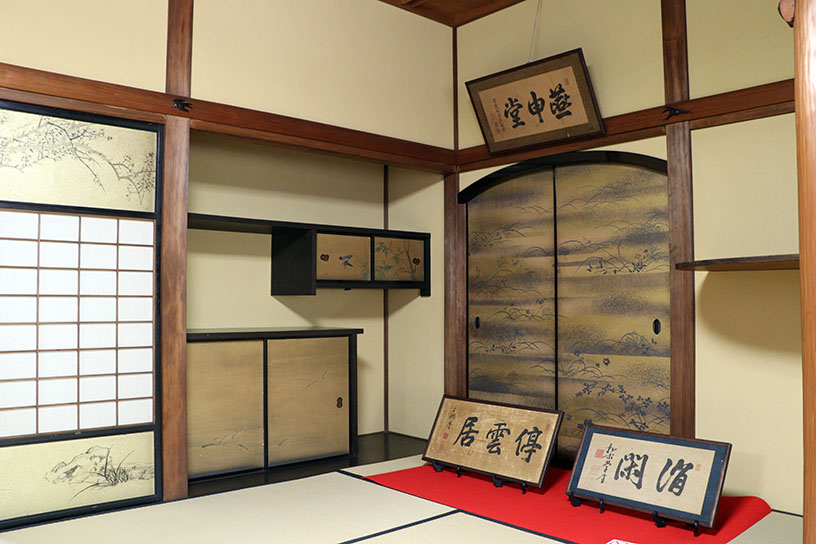 障壁画（写真右）は、近代京都画壇の絵師・幸野楳嶺の作品