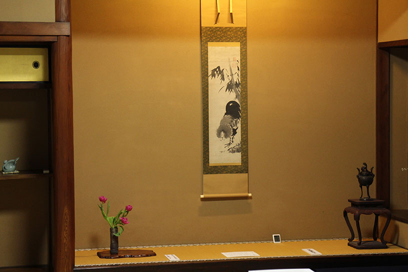 寺宝展の様子。伊藤若冲筆『竹に雄鶏図』