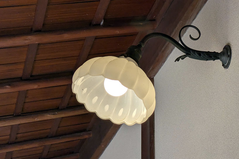 レトロなデザインの照明