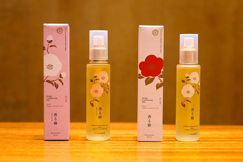 左：香る椿RELAX 3,850円、右：香る椿 3,850円