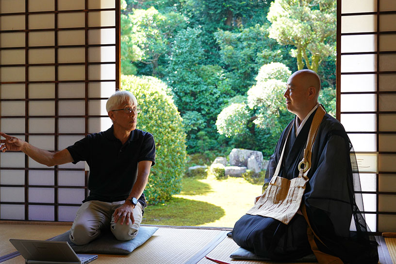 左：重森千靑さん、右：芬陀院住職 爾法孝さん