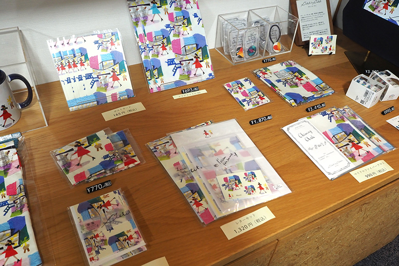 京都のテキスタイルブランド「プティ・タ・プティ」とコラボしたグッズ