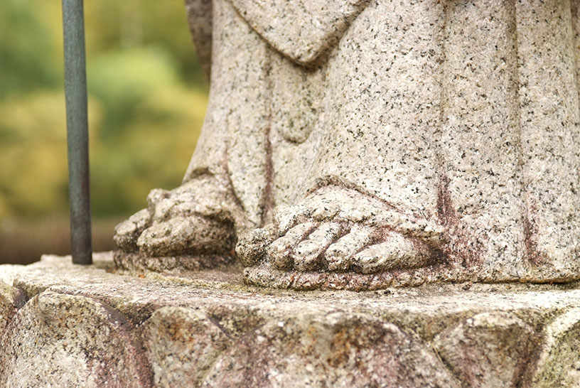 ワラジを履いています