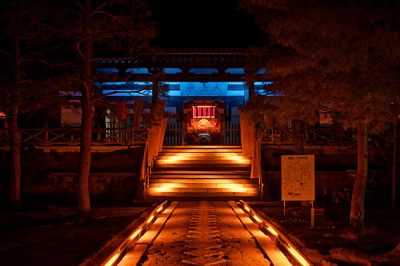 天王殿へ続く参道