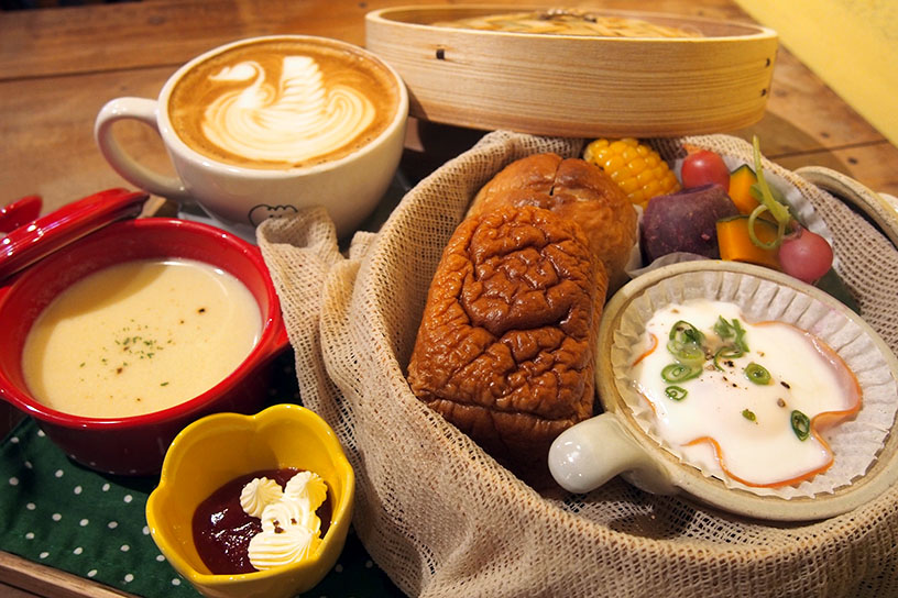 蒸しパンプレート 1,300円（ドリンク代別途）