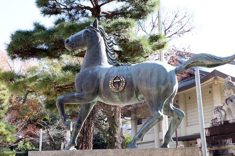 神馬像