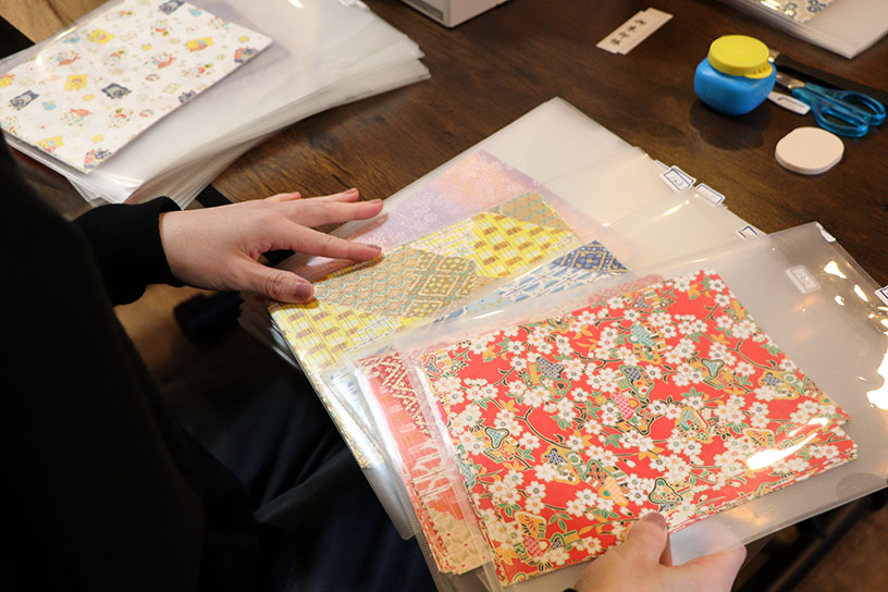 約100種類からお気に入りを選びます