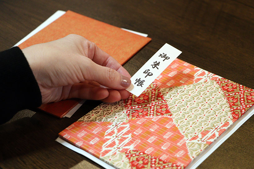 どちらを表紙にするか悩みます