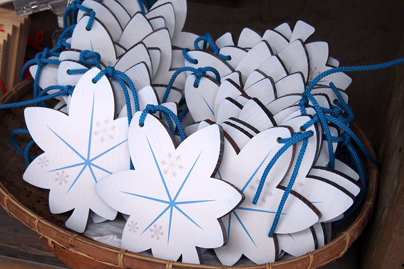 もみじ絵馬（雪）1,000円