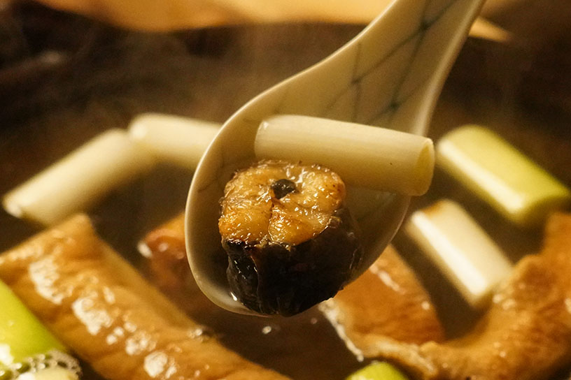 筒切りにされたうなぎ