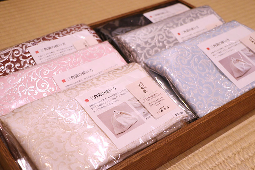 カラーバリエーションは6色