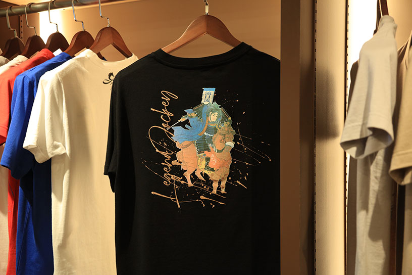 さまざまな競馬和アート作品を手掛ける尾花龍一さんのデザイン。侍の旗印には「流目流」の文字！ LEGEND JOCKEY II 13,970円