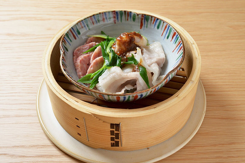 「26（にーろく）ダイニング」の京丹波ぽーくとざぶとんの味噌だれ蒸し 1,200円