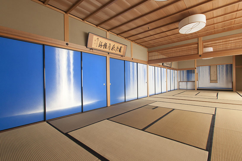 書院・千住博筆襖絵『滝』