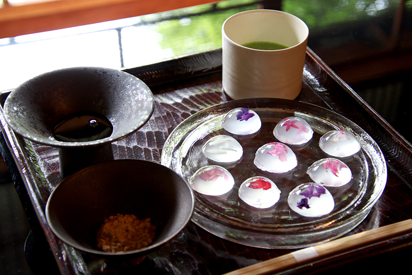 麓寿庵（ろくじゅあん）の「華わらび」