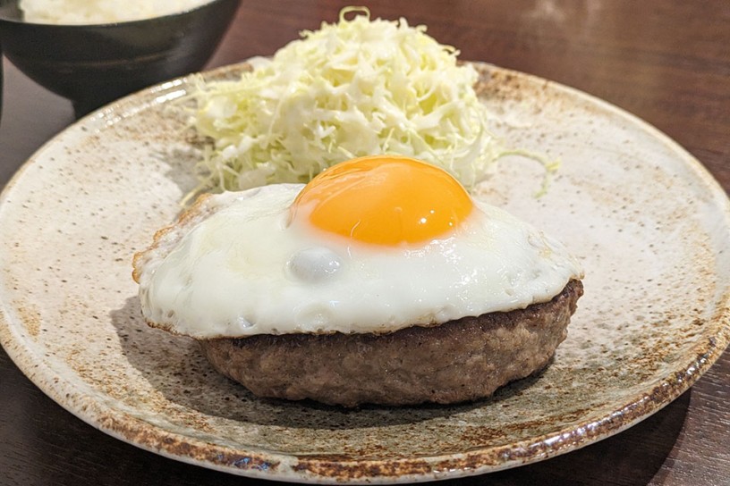 肉厚のハンバーグにびっくり！

