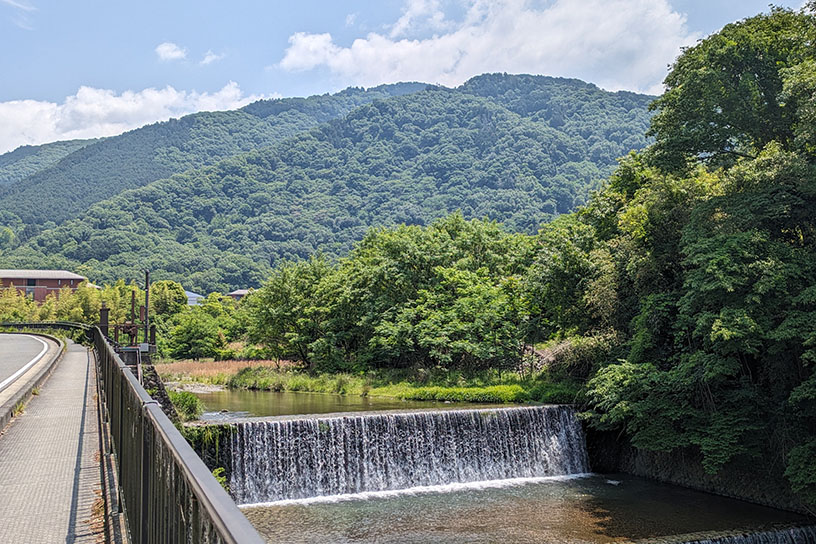 比叡山と高野川