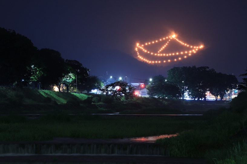 上賀茂橋付近の河川敷歩道から「船形」