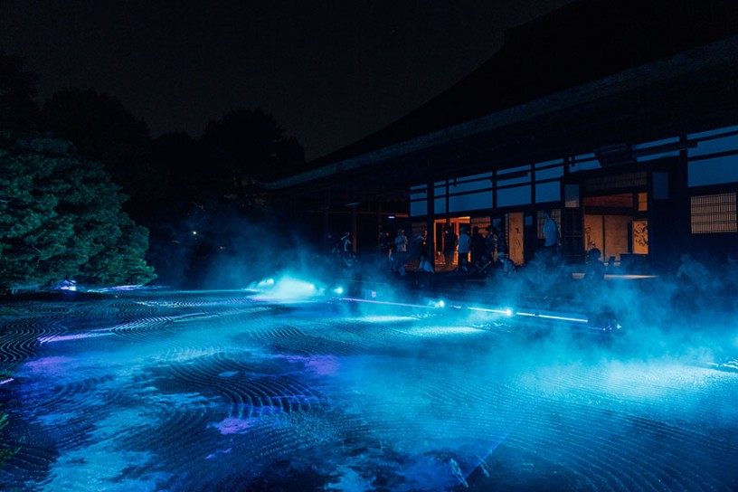 壮大な雲海が流れていきます ⒸVIE / ZEN NIGHT WALK KYOTO 2024