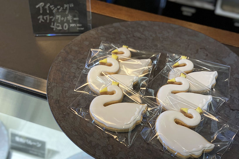 アイシングスワンクッキー 1個420円