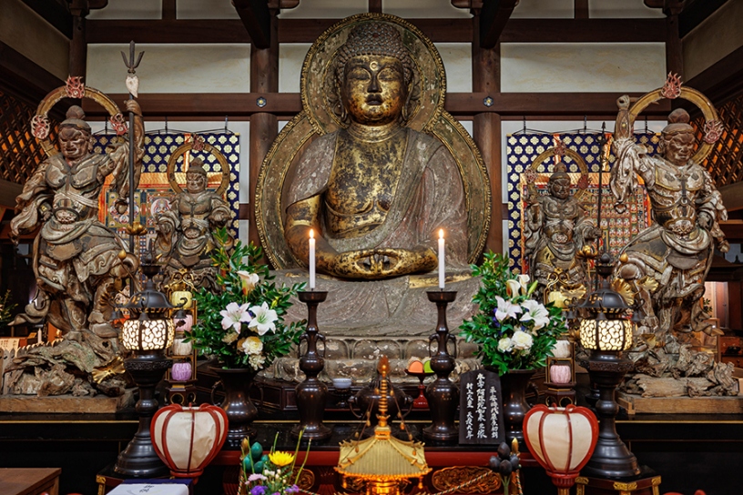 阿弥陀如来坐像・四天王立像（堂内の写真撮影は禁止）