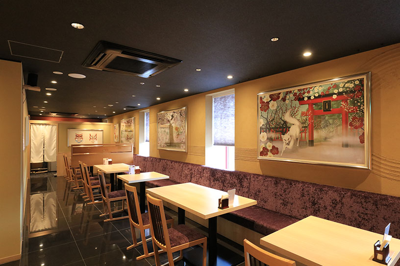 歌舞伎の演目「義経千本桜」にちなんだ絵が飾られています