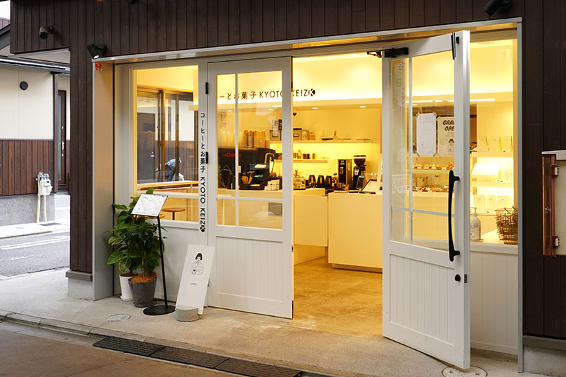 店頭から美味しそうなバターの香りがただよいます