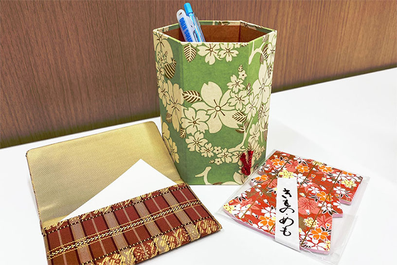 和雑貨（ペン立て、名刺入れ、きものメモ） ※画像はイメージです。ペンは含まれません。