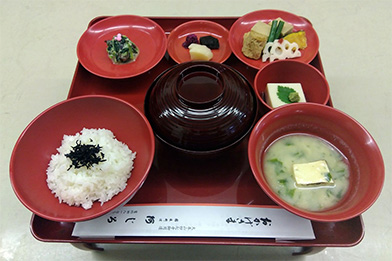 〔昼食〕阿じろ